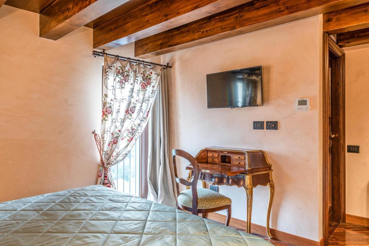 Bar Vitelli Charming Suites Savoca Kültér fotó