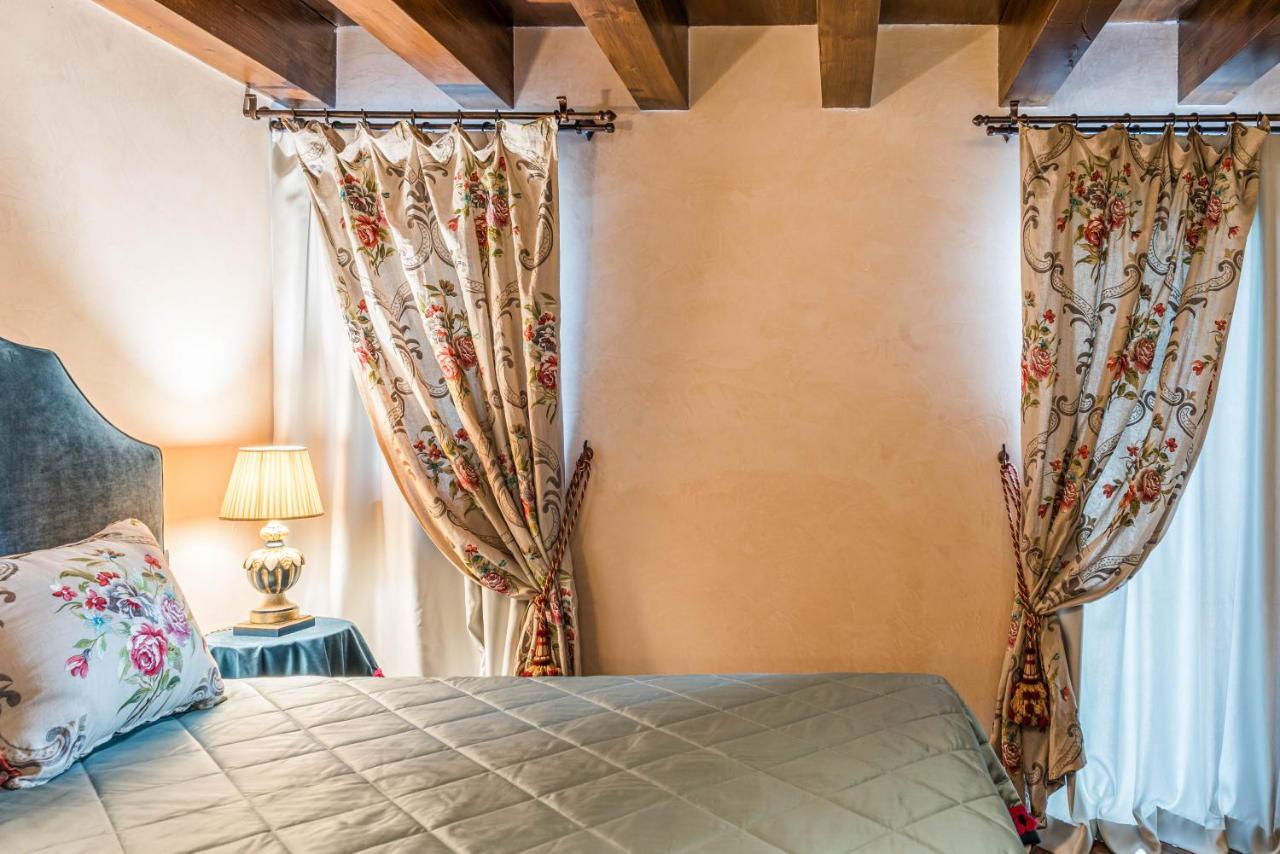 Bar Vitelli Charming Suites Savoca Kültér fotó