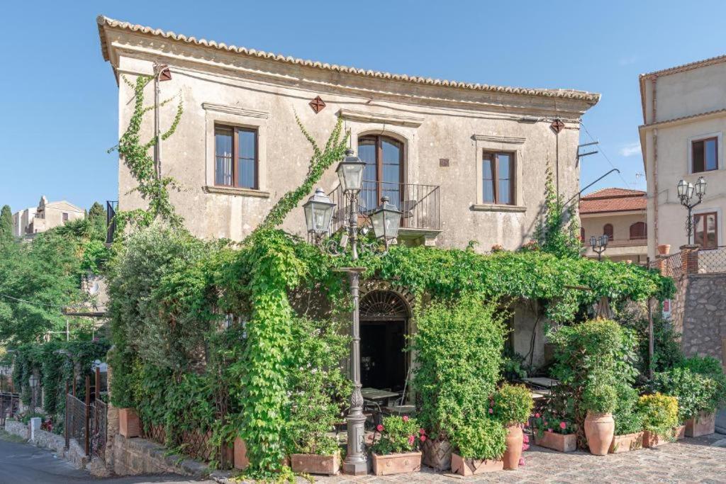 Bar Vitelli Charming Suites Savoca Kültér fotó